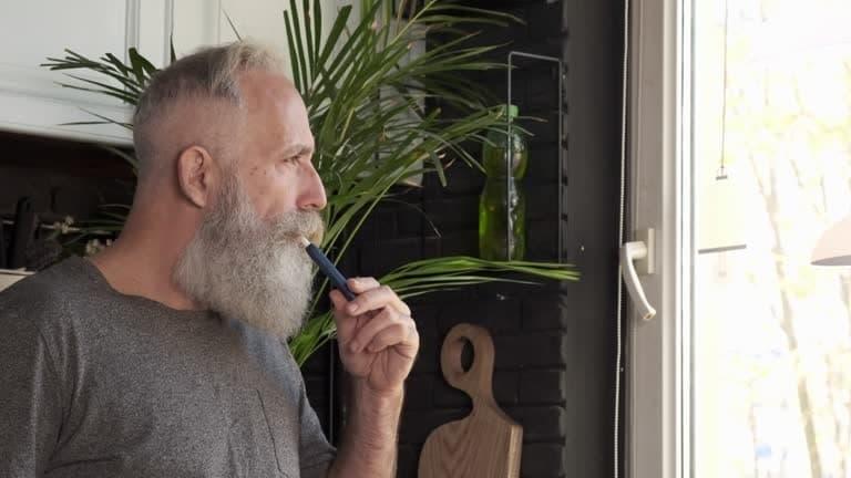 E-papierosy ve Revenger Mini ile Elektronik Sigara Deneyimini İki Kat Güçlendirin